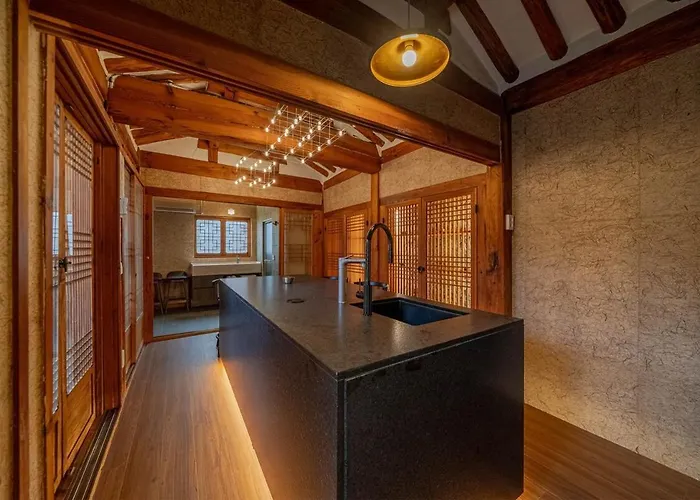 ヴィラ Entire Bukchon Hanok, 2 Connected Houses, Byeolha ソウル特別市