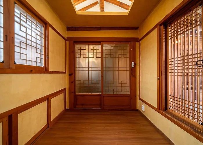 Entire Bukchon Hanok, 2 Connected Houses, Byeolha ヴィラ *